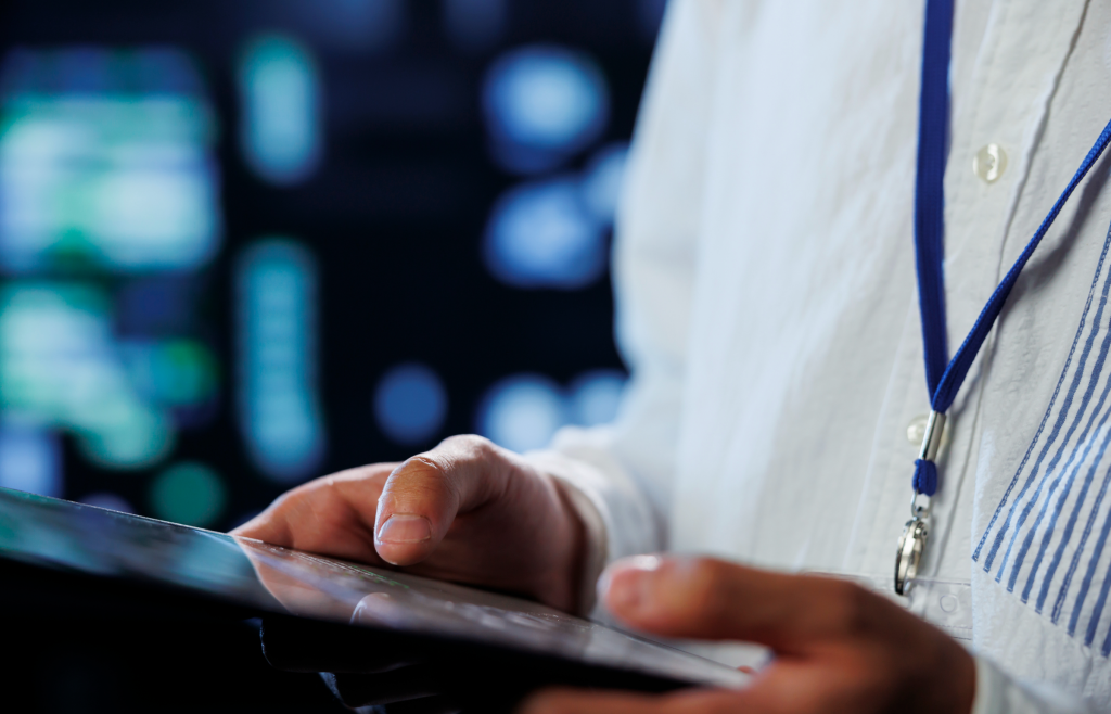 FHIR Facade vs. FHIR Repository: Which One Is Your Perfect Choice? 1 A medical professional managing healthcare data