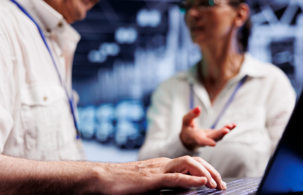 Reliable Electronic Data Interchange: 3 Key Steps to Build, Benefits, and Use Cases 1 Doctors discussing patient data